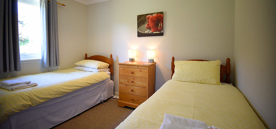 Anmara self catering accommodation contains comfortable twin beds with all bedding and linen provided