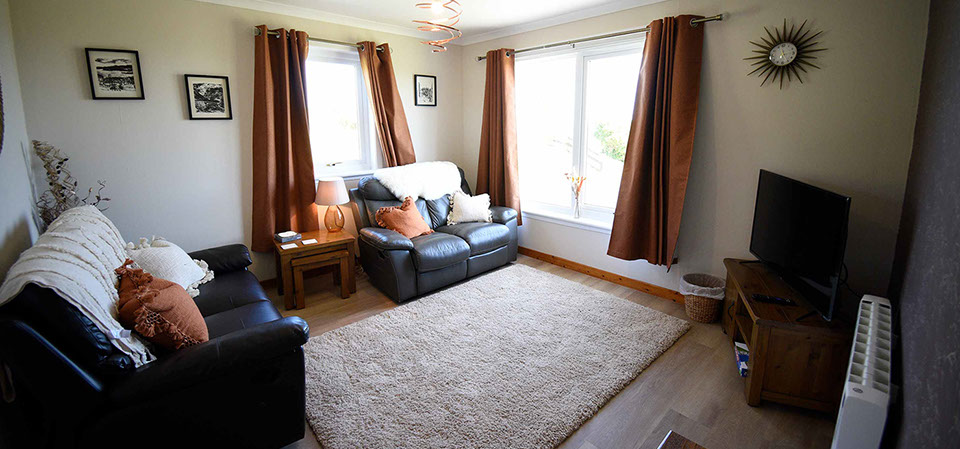 Stay in total comfort in Kenmore self catering accommodation in Staffin living room