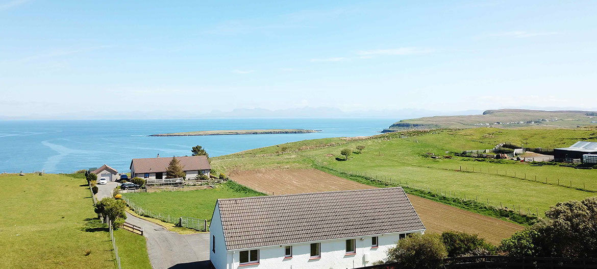 Anmara self catering accommodation is located near Staffin on the Isle of Skye with great sea views